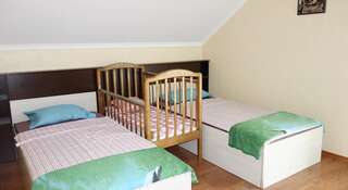 Гостевой дом Country house Belbek Бахчисарай Двухместный номер с 2 отдельными кроватями и дополнительной кроватью-2